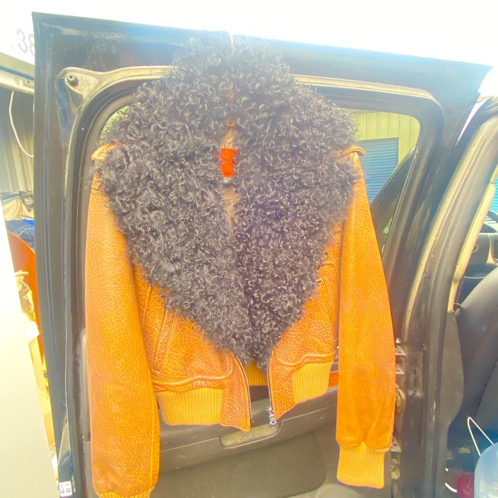 Comstock leather coat with detachable fur neck lining